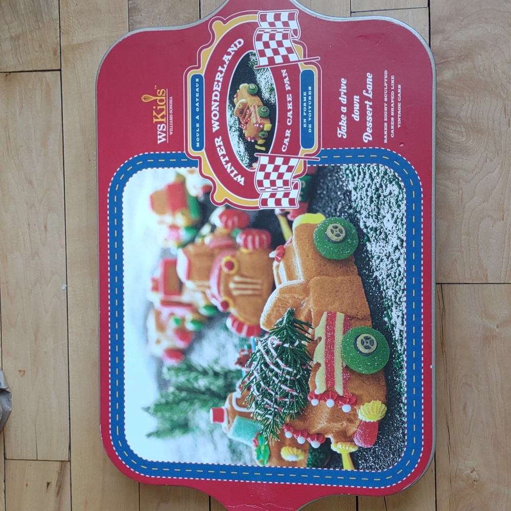 NWT Nordic Ware Winter Wonderland Car Cake Pan makes 8 vintage car cakes